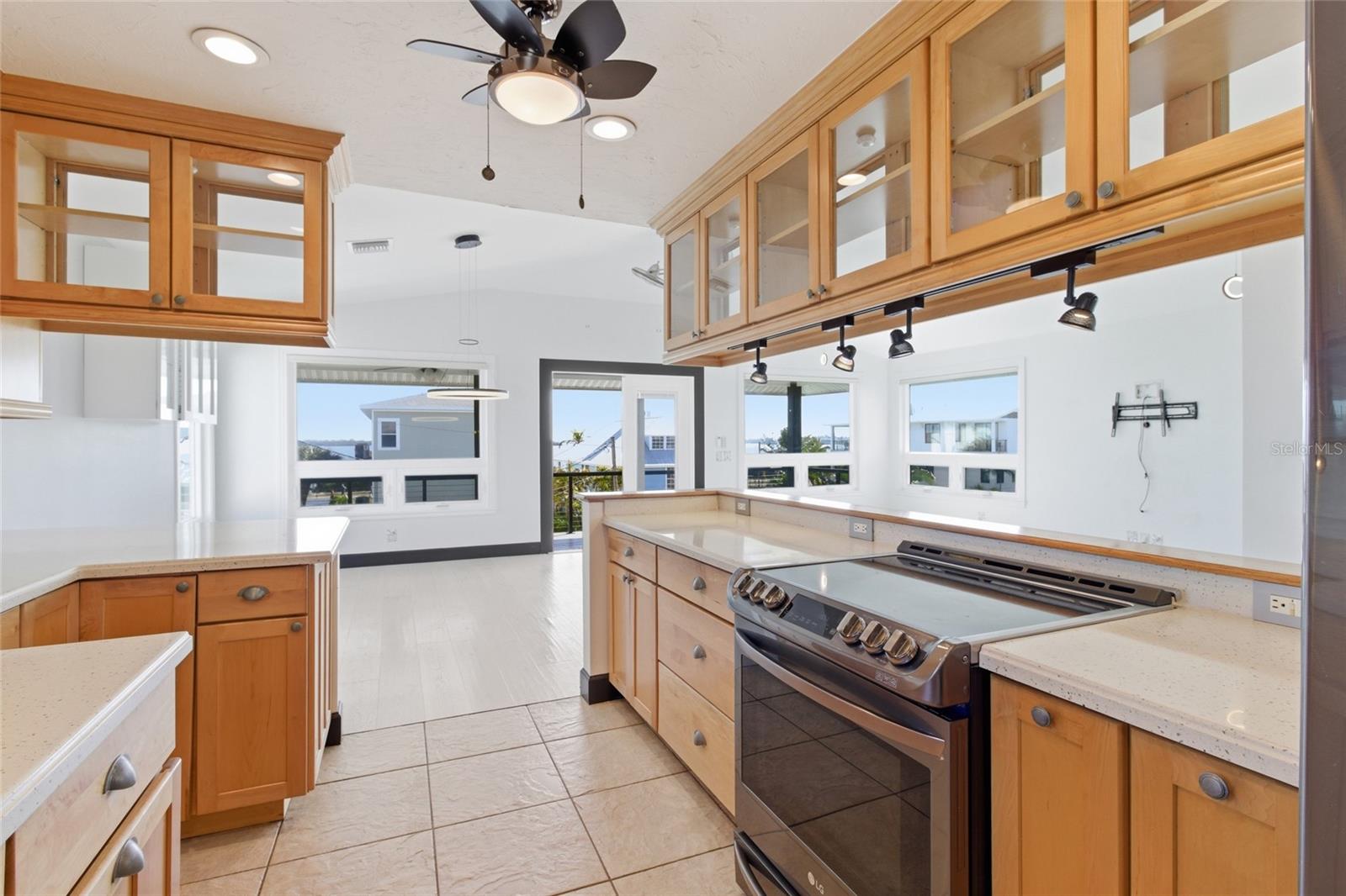 Image 23 of 67 For 2502 Avenue B