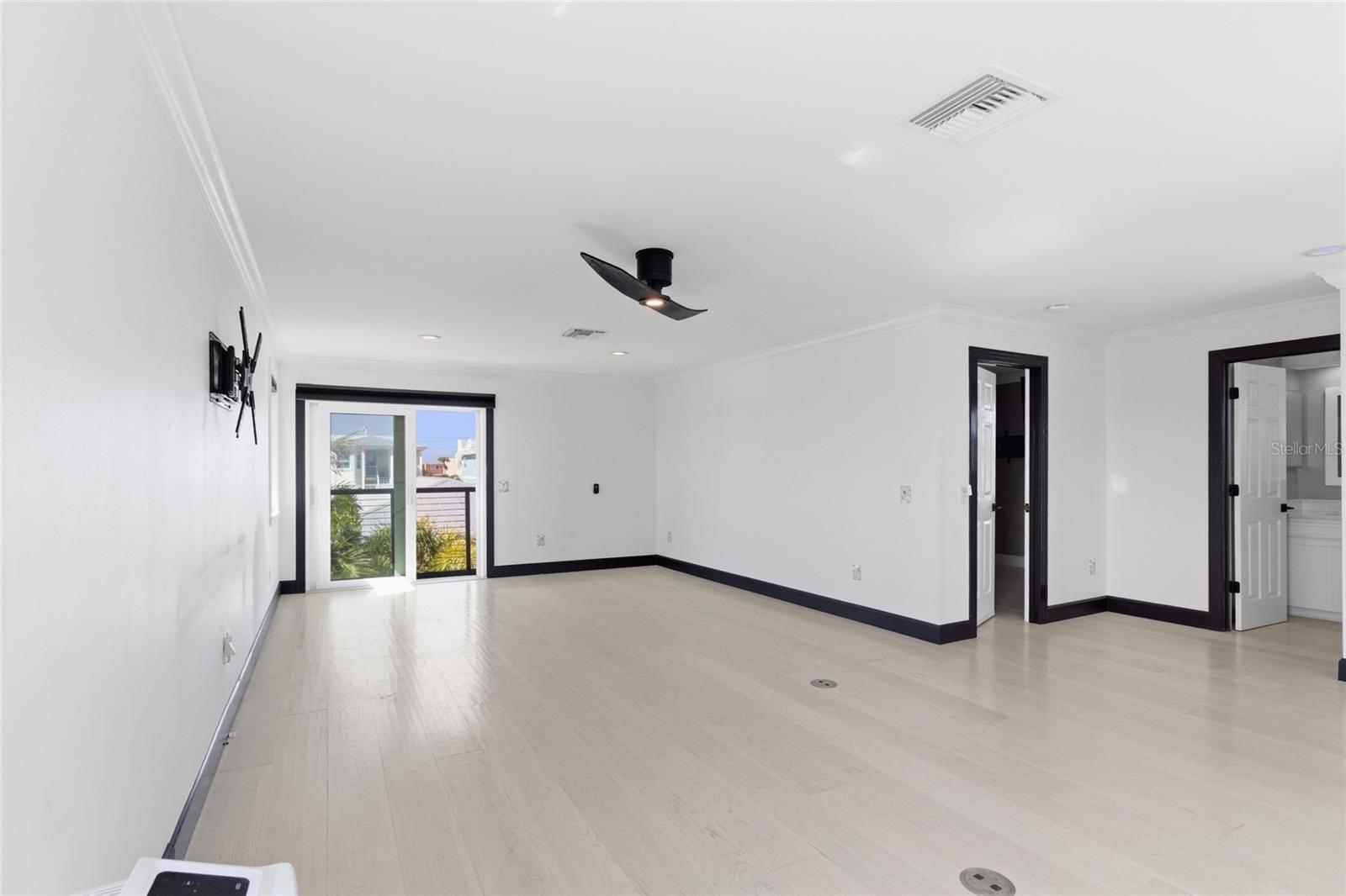 Image 30 of 67 For 2502 Avenue B