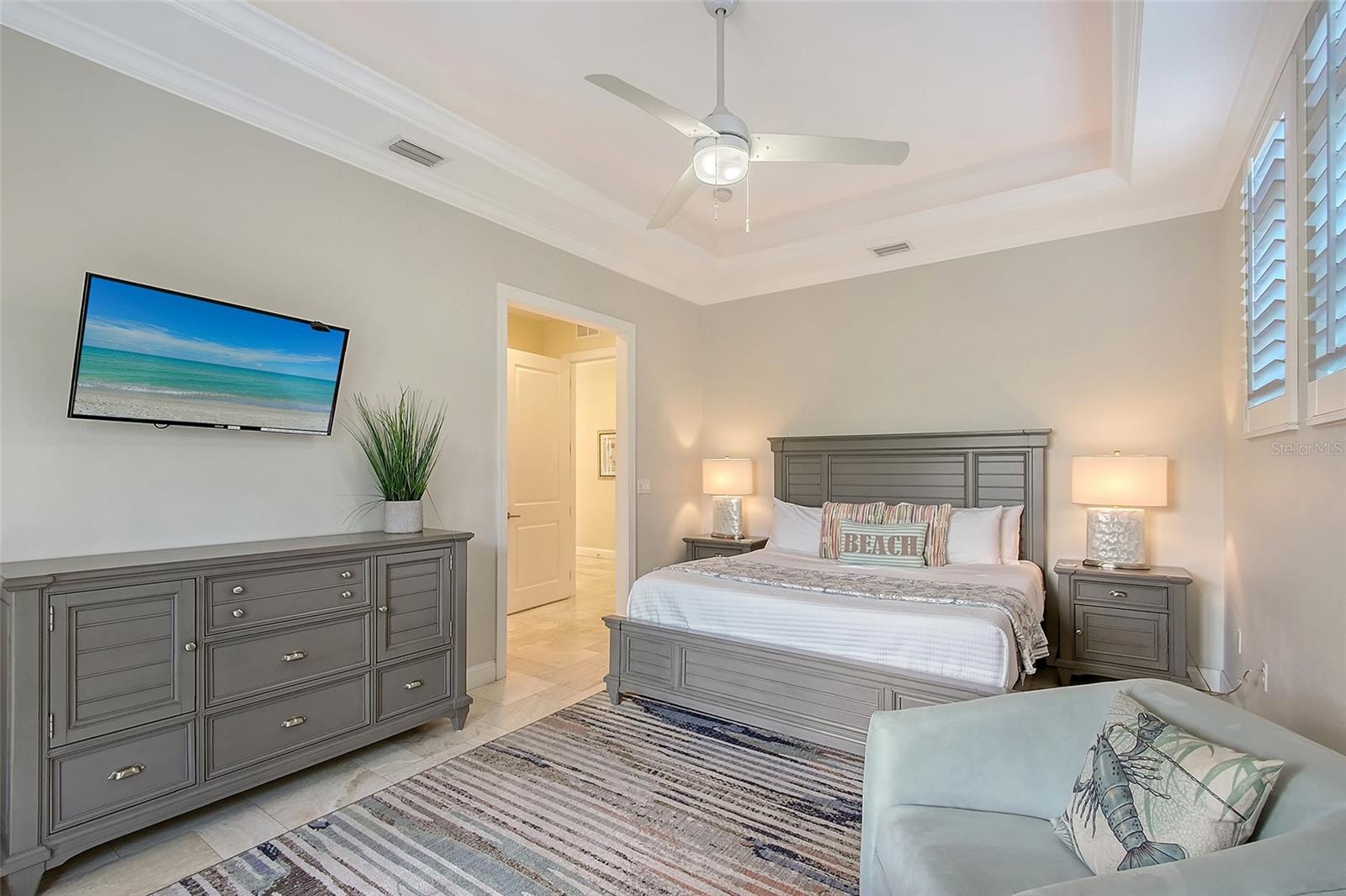 Image 19 of 43 For 1021 Crescent Street 1