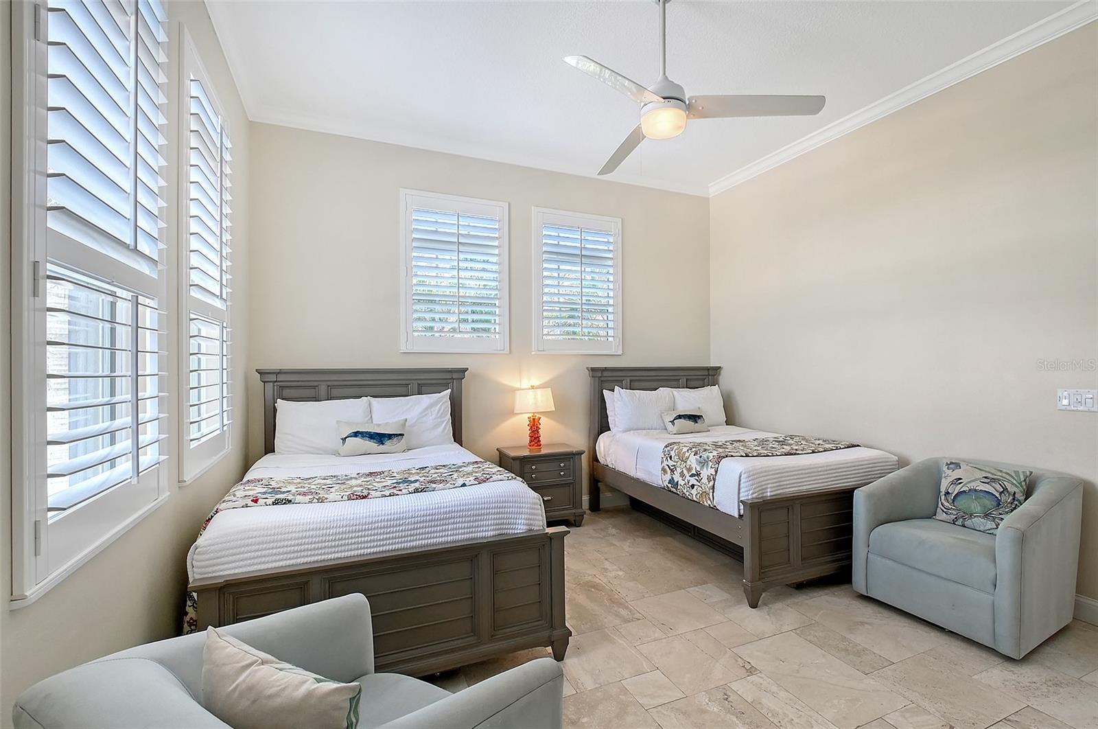 Image 27 of 43 For 1021 Crescent Street 1