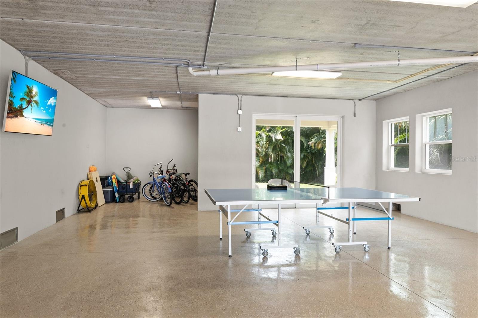 Image 35 of 43 For 1021 Crescent Street 1