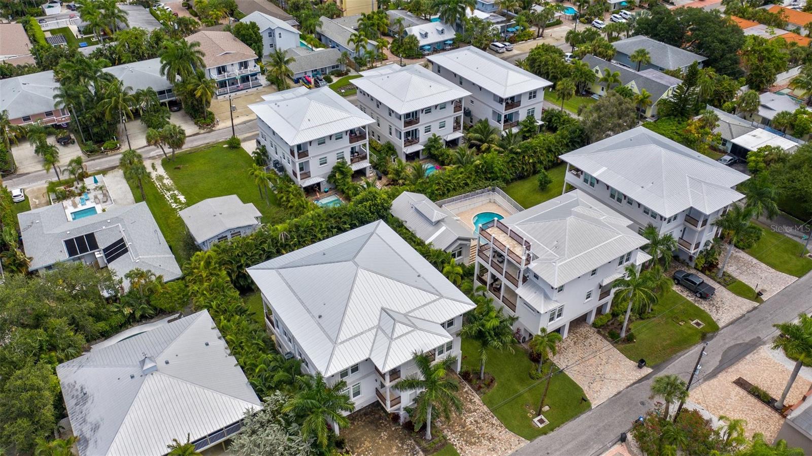 Image 40 of 43 For 1021 Crescent Street 1