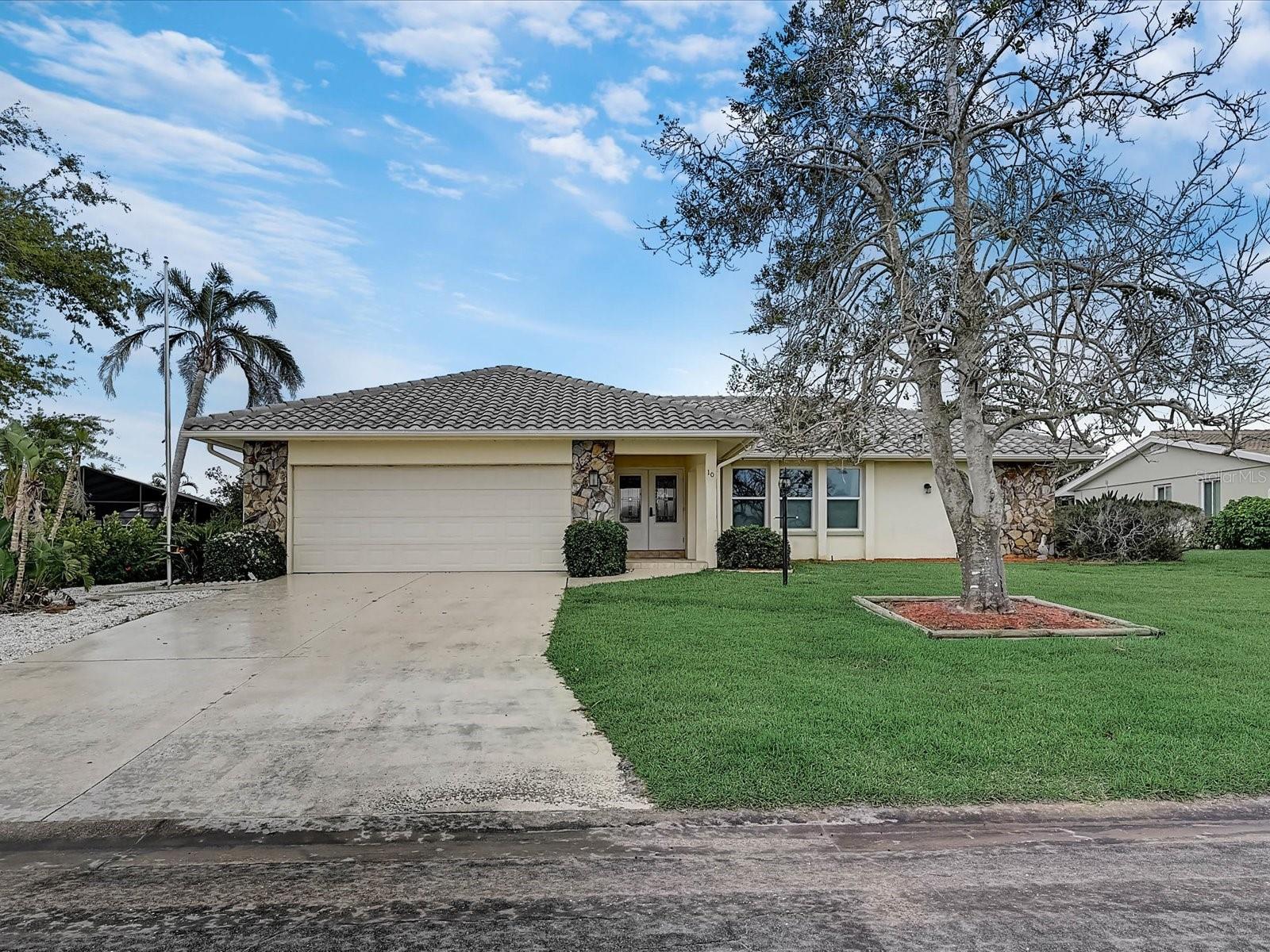 Image 7 of 93 For 10 Stone Mountain Boulevard