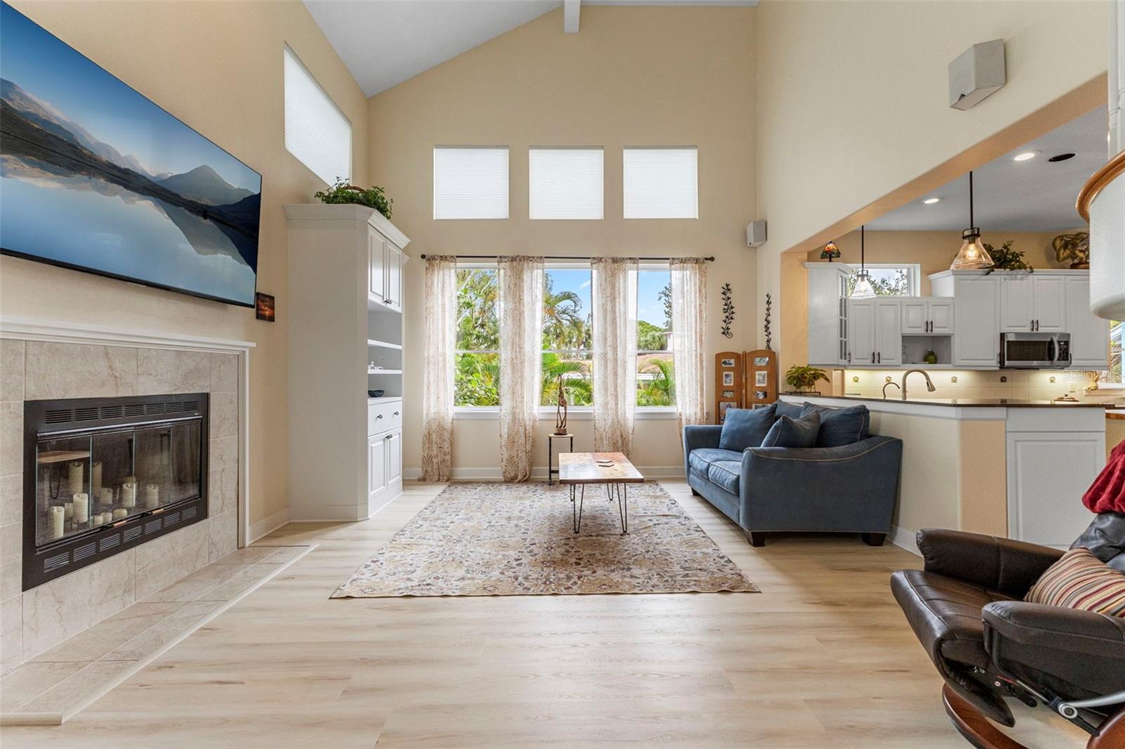 Image 13 of 54 For 5334 Calle Florida