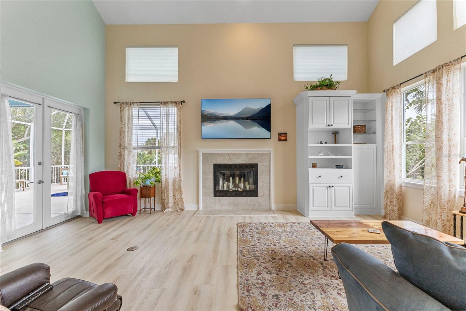 Image 15 of 54 For 5334 Calle Florida