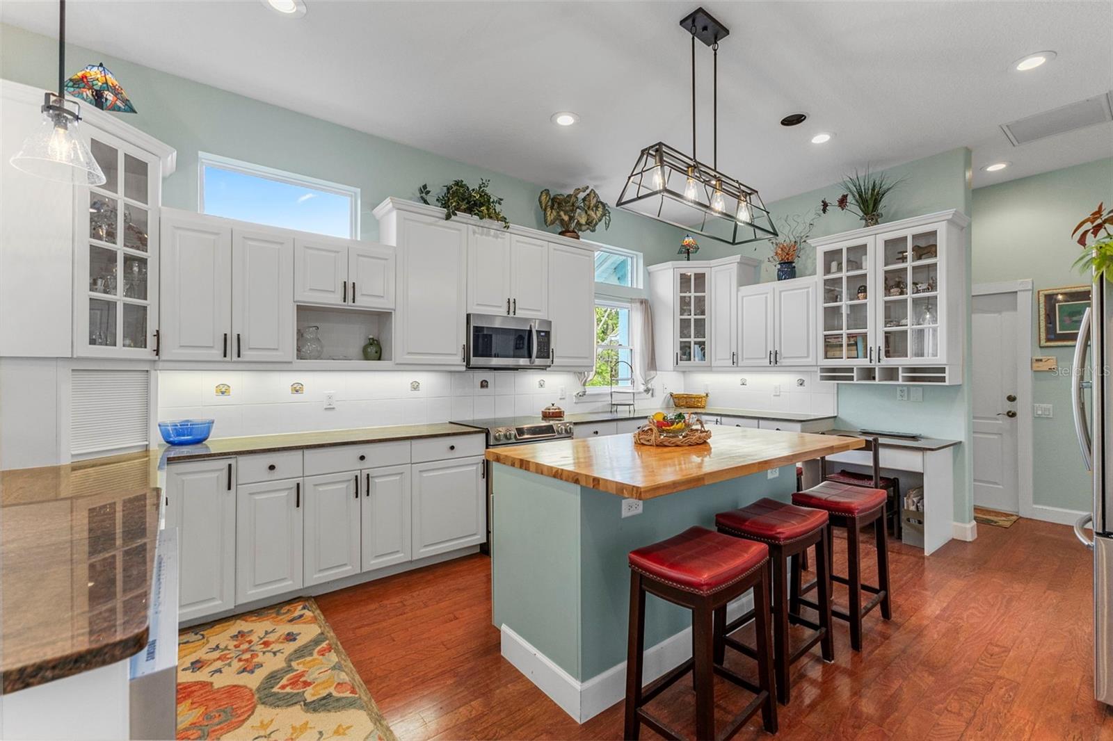 Image 19 of 54 For 5334 Calle Florida