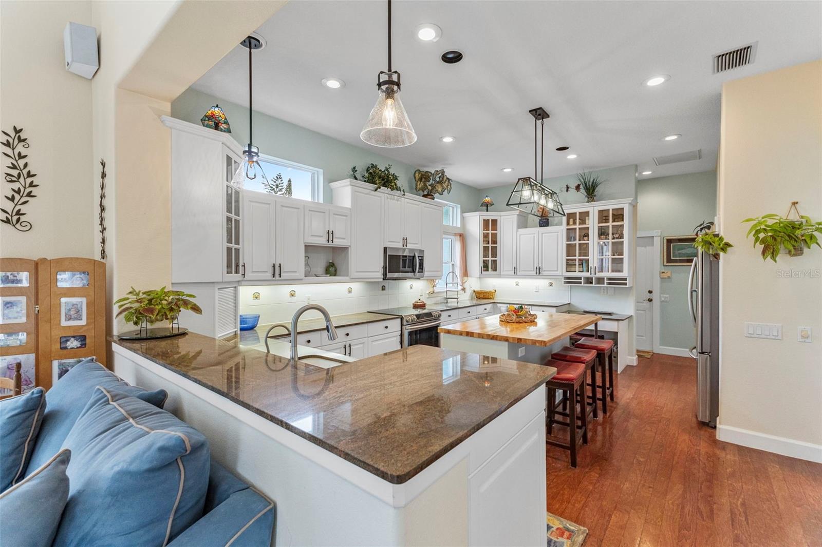 Image 20 of 54 For 5334 Calle Florida