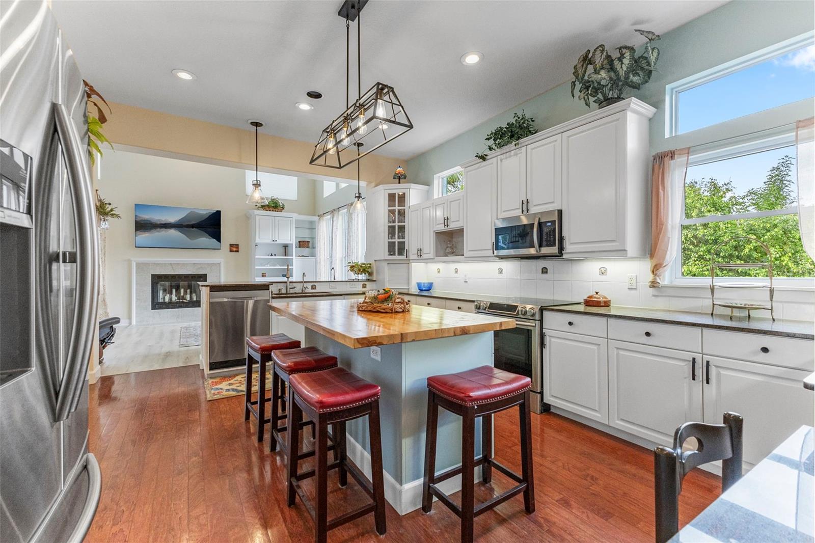 Image 21 of 54 For 5334 Calle Florida