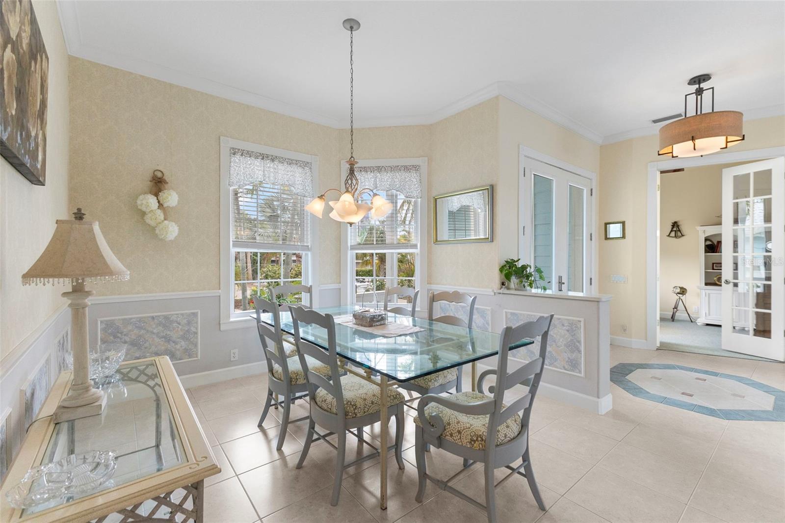 Image 25 of 54 For 5334 Calle Florida