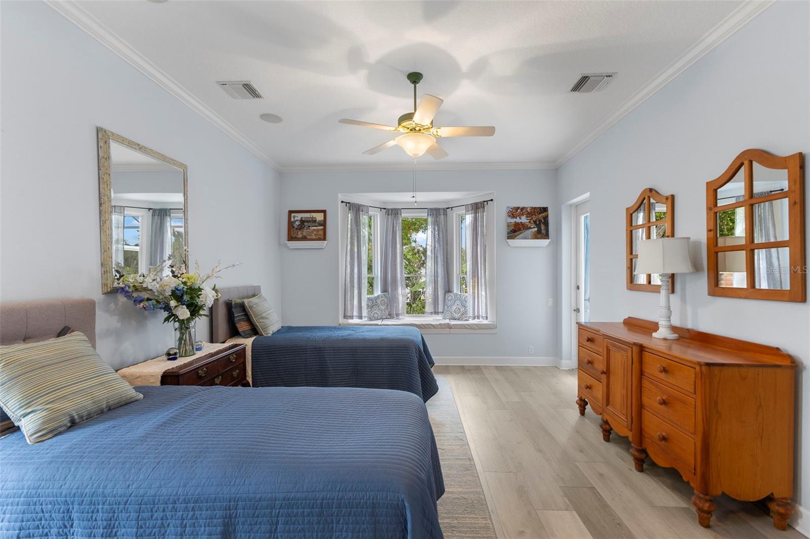 Image 31 of 54 For 5334 Calle Florida