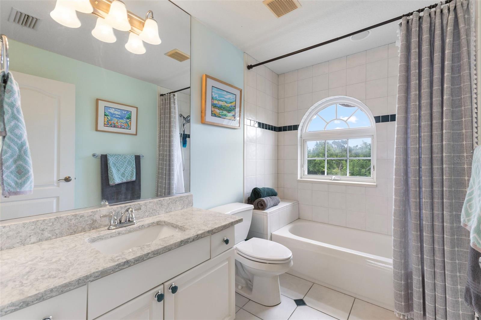 Image 34 of 54 For 5334 Calle Florida