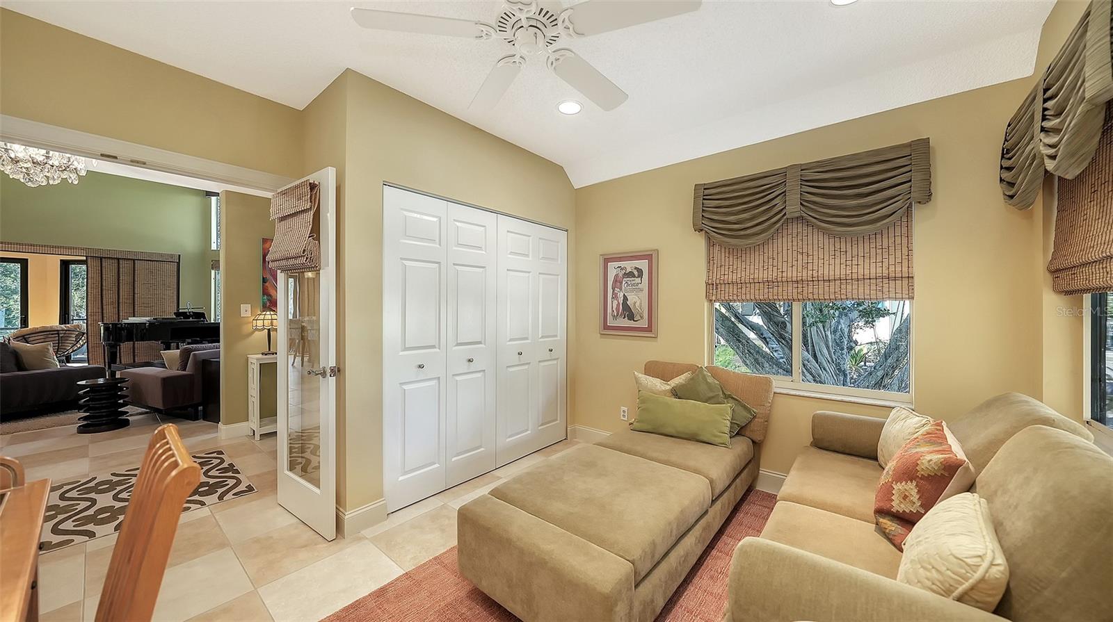 Image 22 of 61 For 1904 Harbourside Drive 201