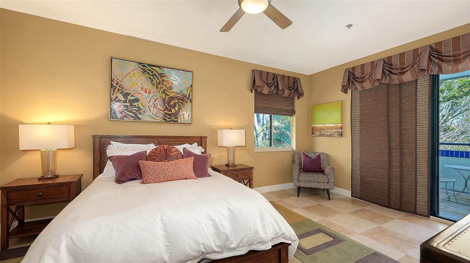 Image 26 of 61 For 1904 Harbourside Drive 201