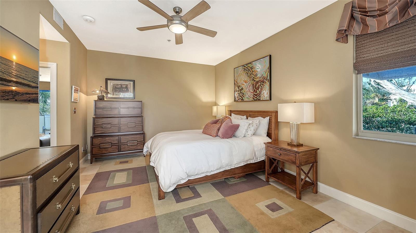 Image 27 of 61 For 1904 Harbourside Drive 201