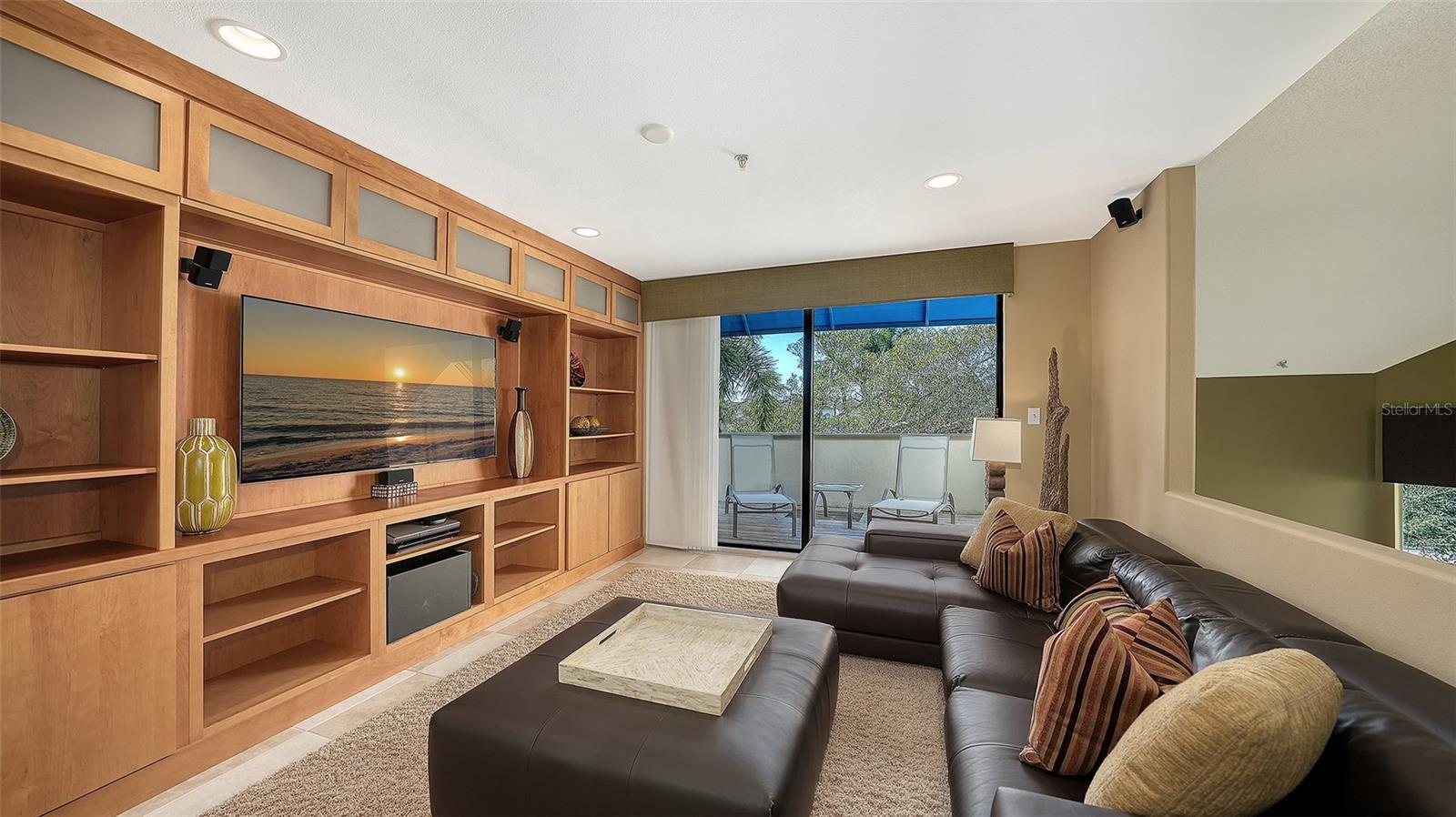 Image 34 of 61 For 1904 Harbourside Drive 201