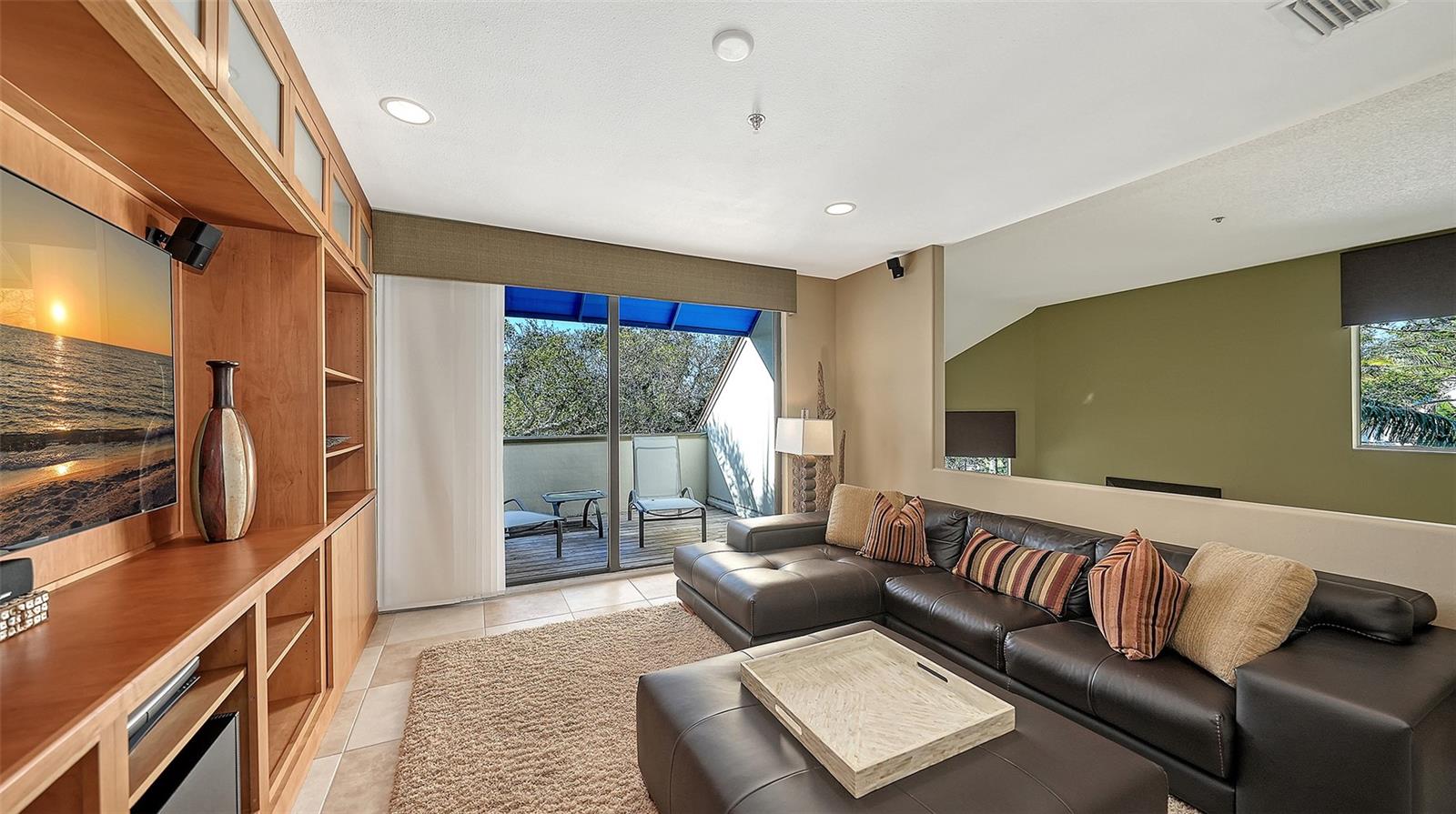 Image 35 of 61 For 1904 Harbourside Drive 201