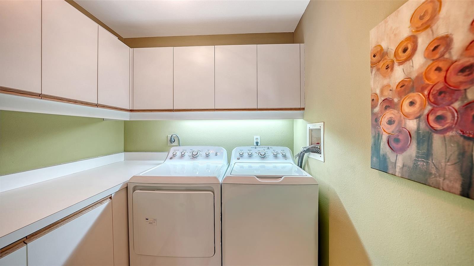 Image 38 of 61 For 1904 Harbourside Drive 201