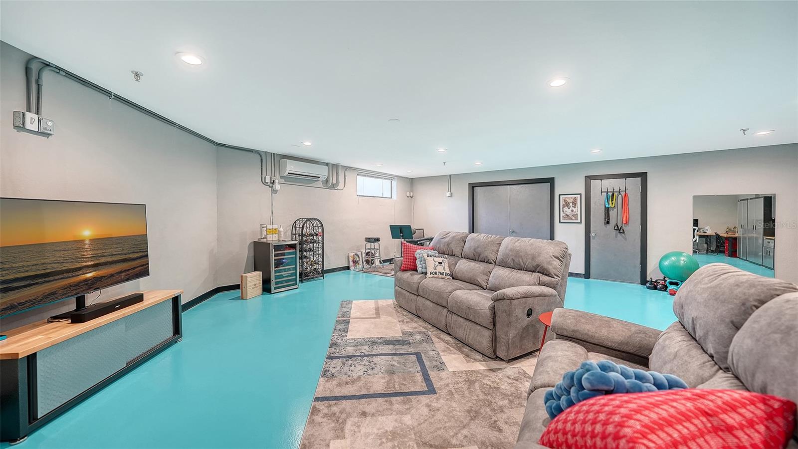 Image 40 of 61 For 1904 Harbourside Drive 201