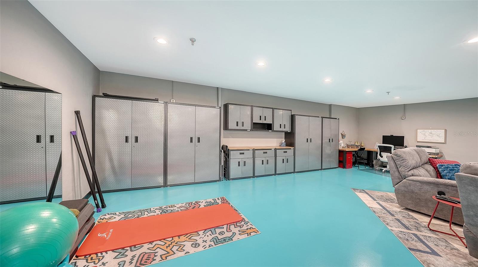 Image 43 of 61 For 1904 Harbourside Drive 201