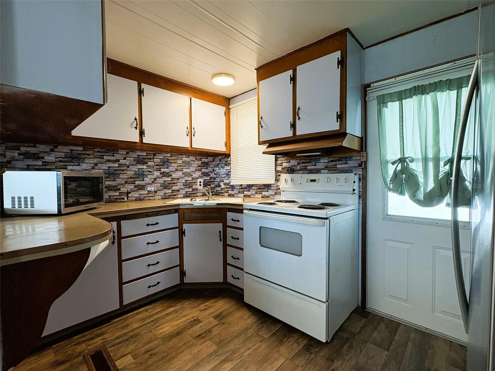 Image 19 of 23 For 504 50th Avenue Dr W Avenue W