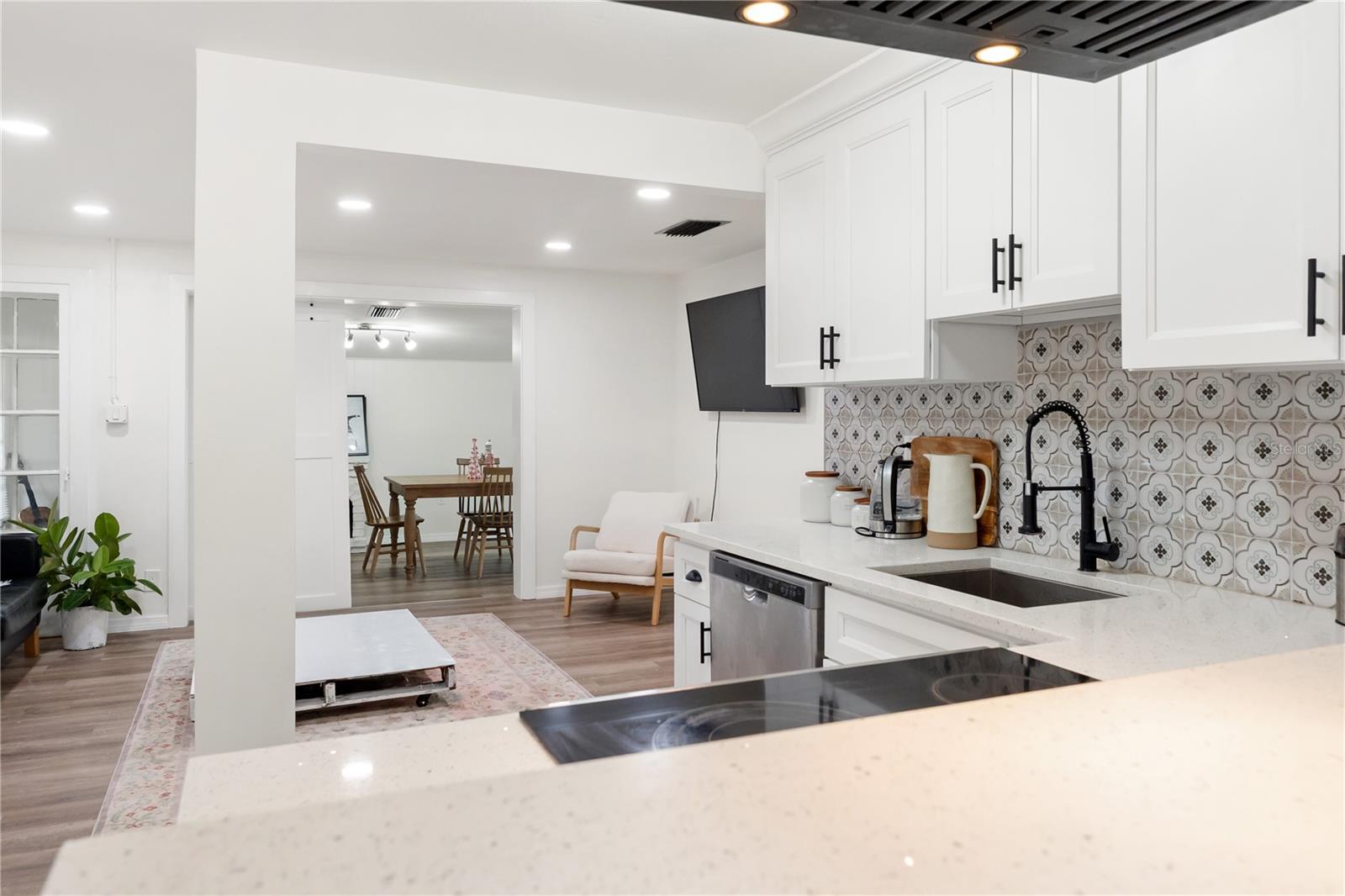 Image 4 of 25 For 4105 Rockefeller Avenue