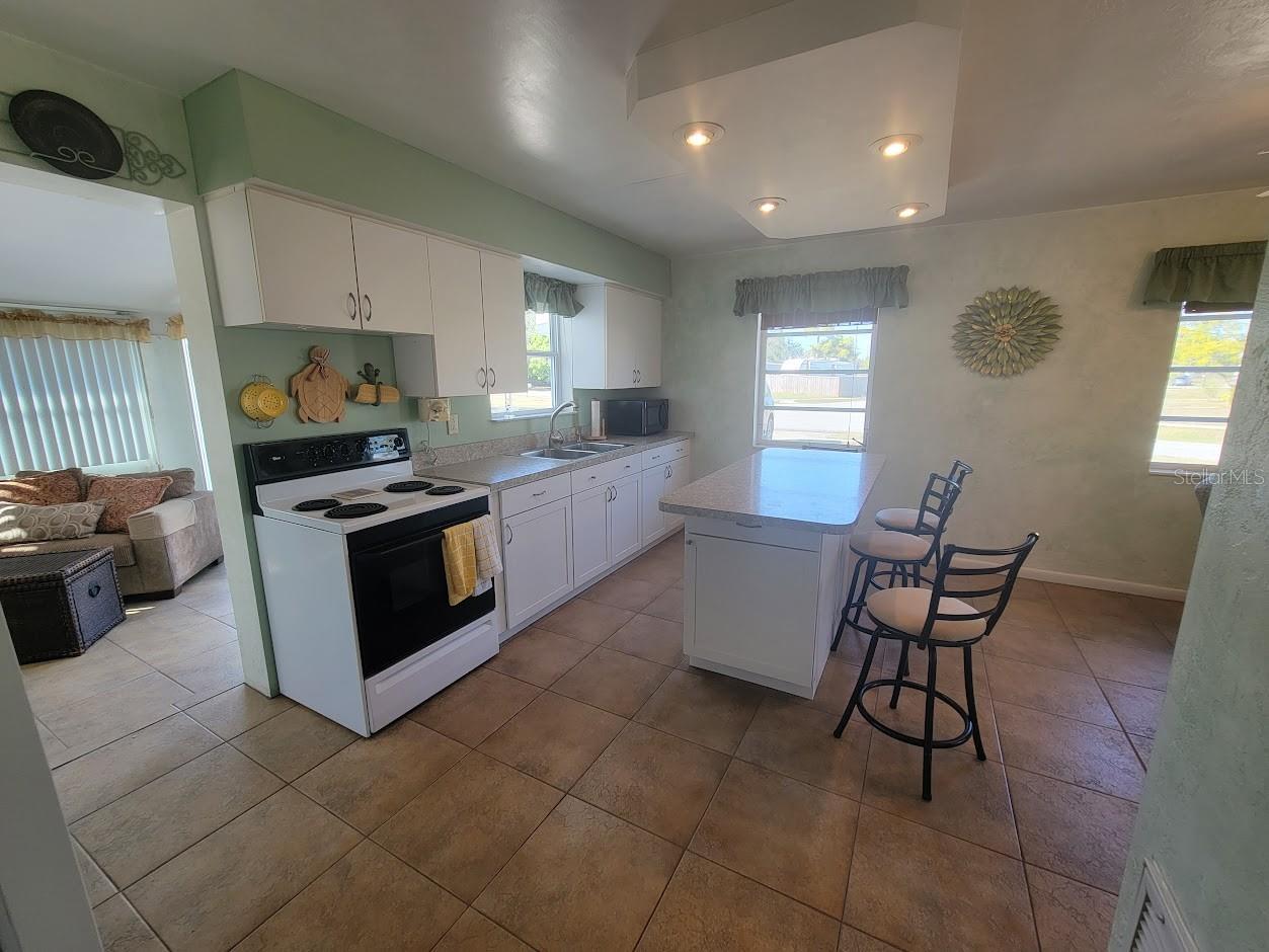 Image 9 of 32 For 8385 Aero Avenue