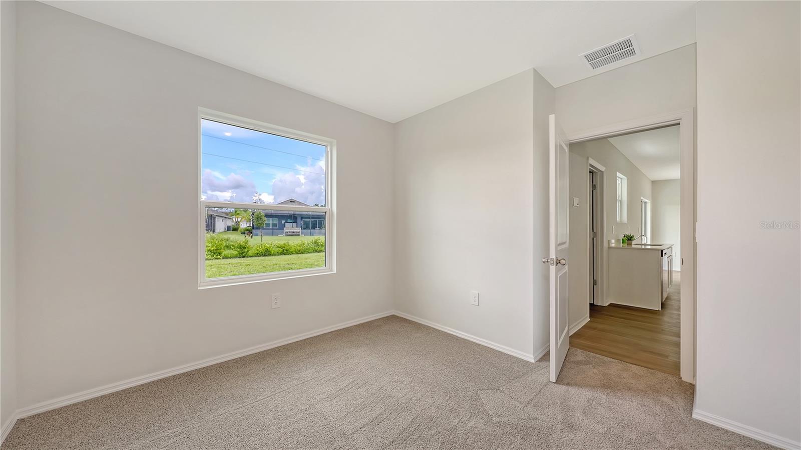 Image 11 of 18 For 4410 Hawthorn Avenue