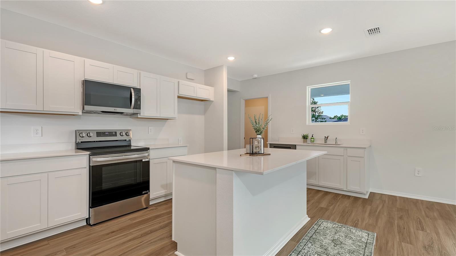 Image 4 of 18 For 4410 Hawthorn Avenue