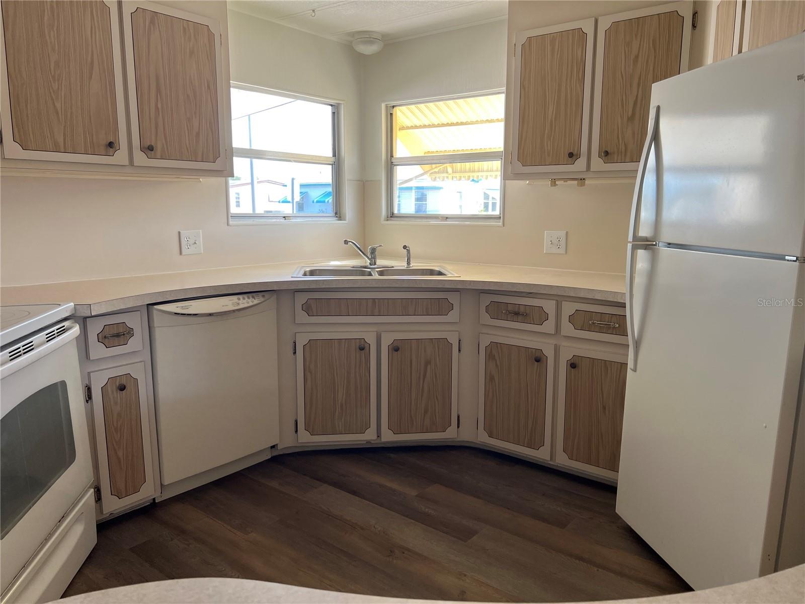 Image 12 of 38 For 6710 36th Avenue E 103