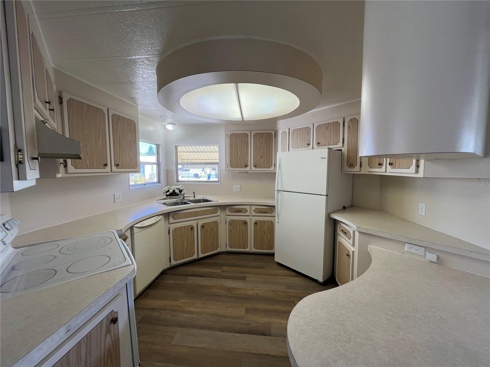 Image 13 of 38 For 6710 36th Avenue E 103