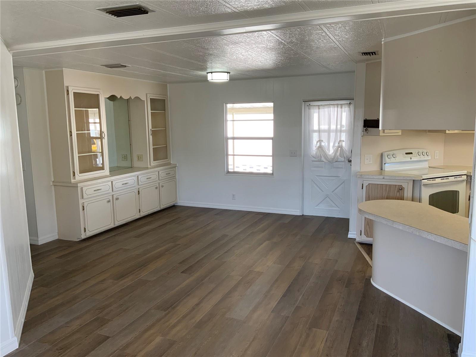 Image 16 of 38 For 6710 36th Avenue E 103