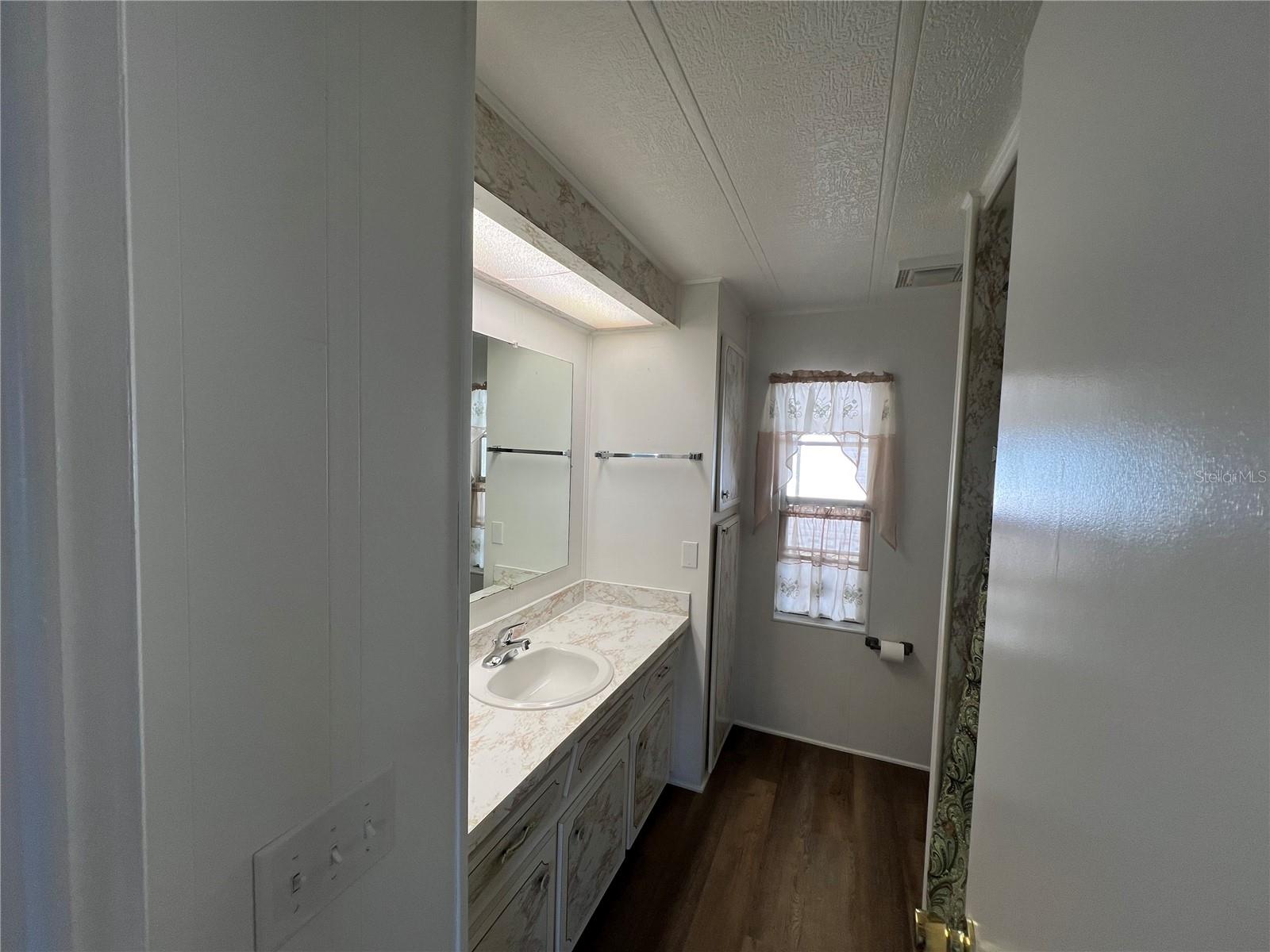 Image 20 of 38 For 6710 36th Avenue E 103