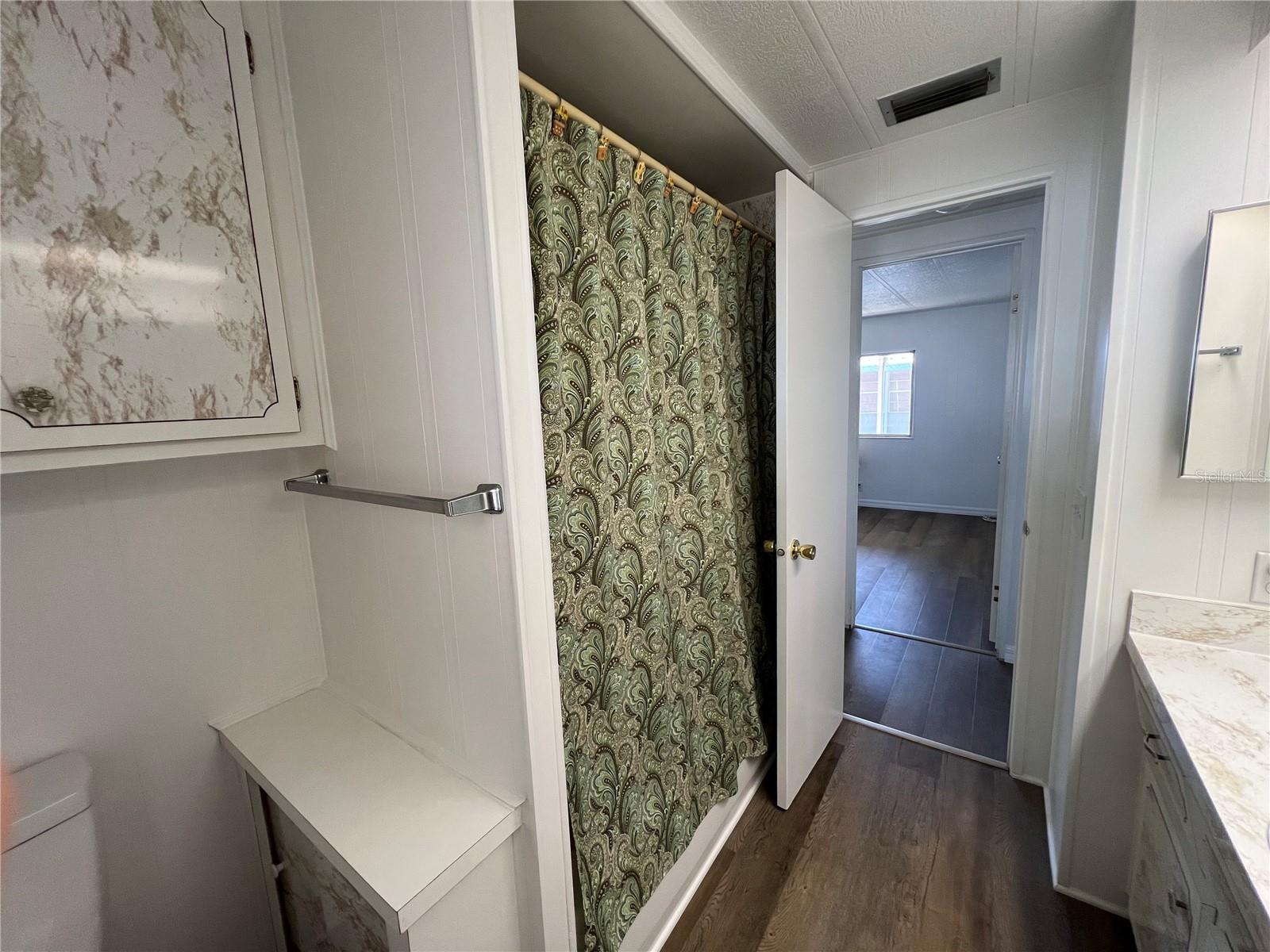 Image 21 of 38 For 6710 36th Avenue E 103