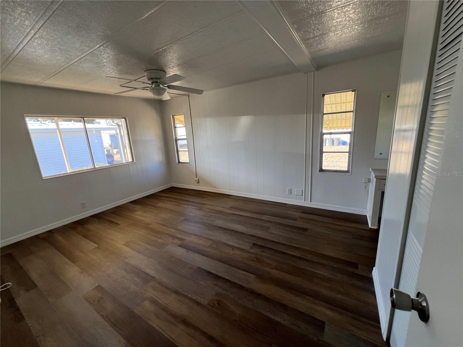 Image 23 of 38 For 6710 36th Avenue E 103