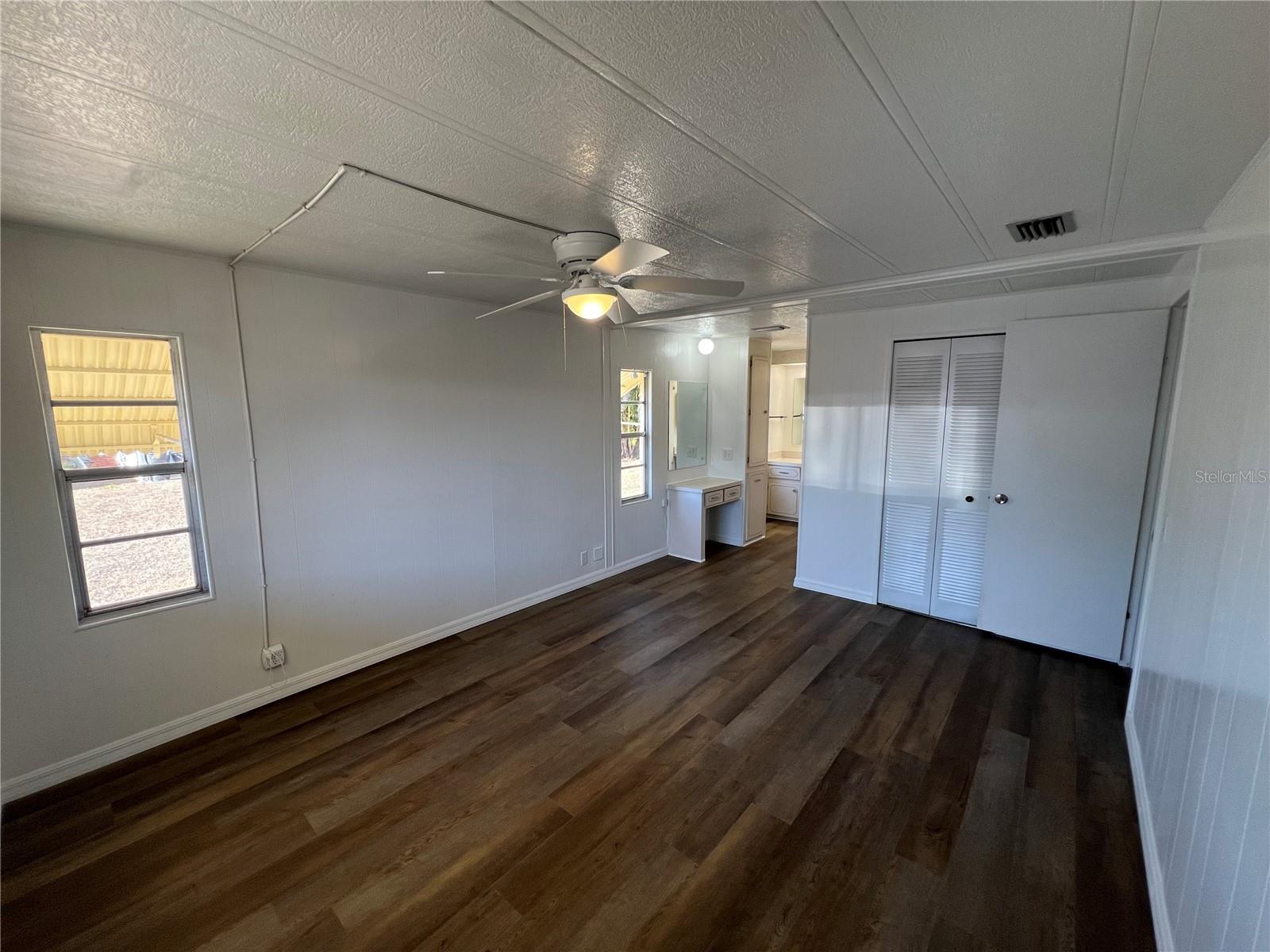 Image 24 of 38 For 6710 36th Avenue E 103