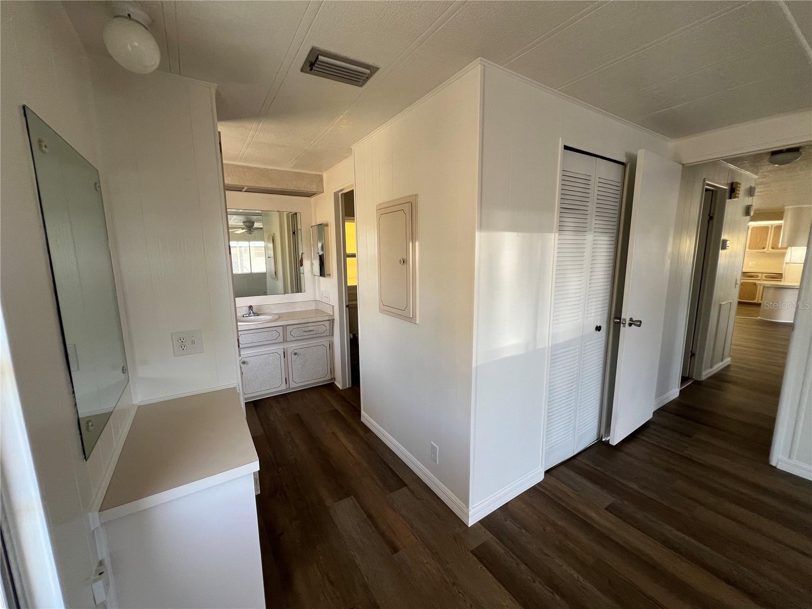 Image 26 of 38 For 6710 36th Avenue E 103