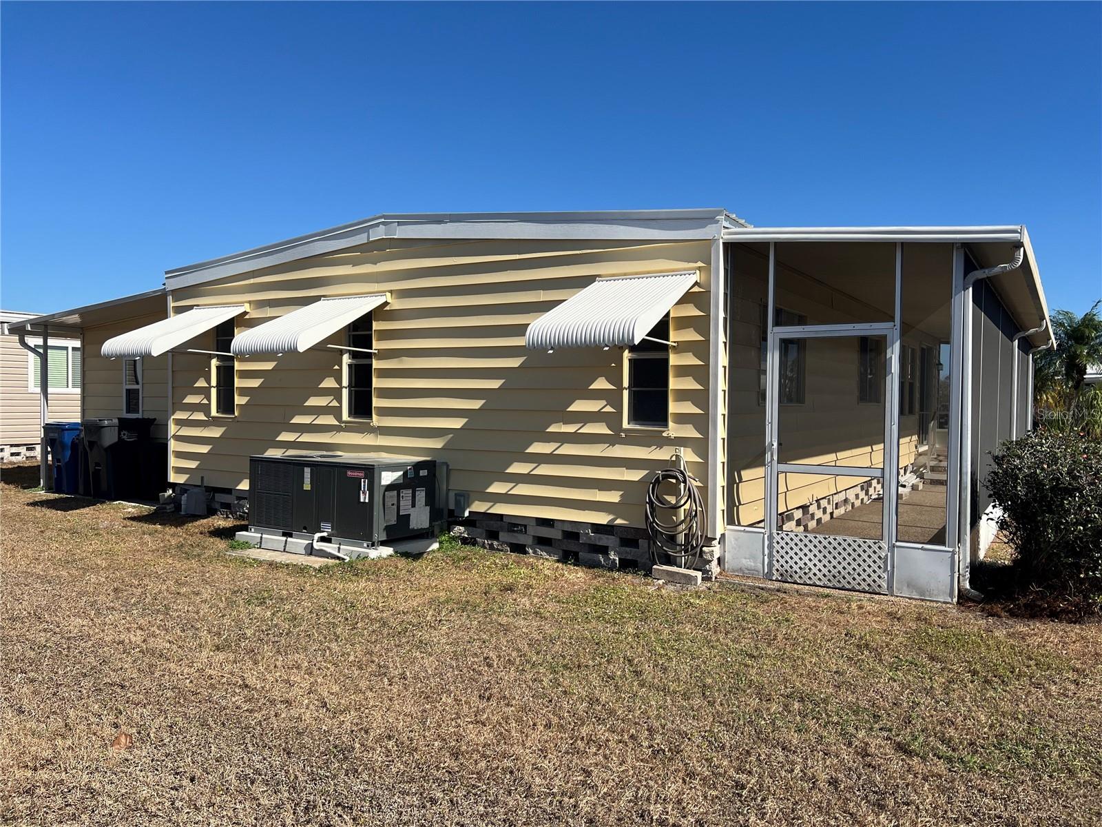 Image 29 of 38 For 6710 36th Avenue E 103