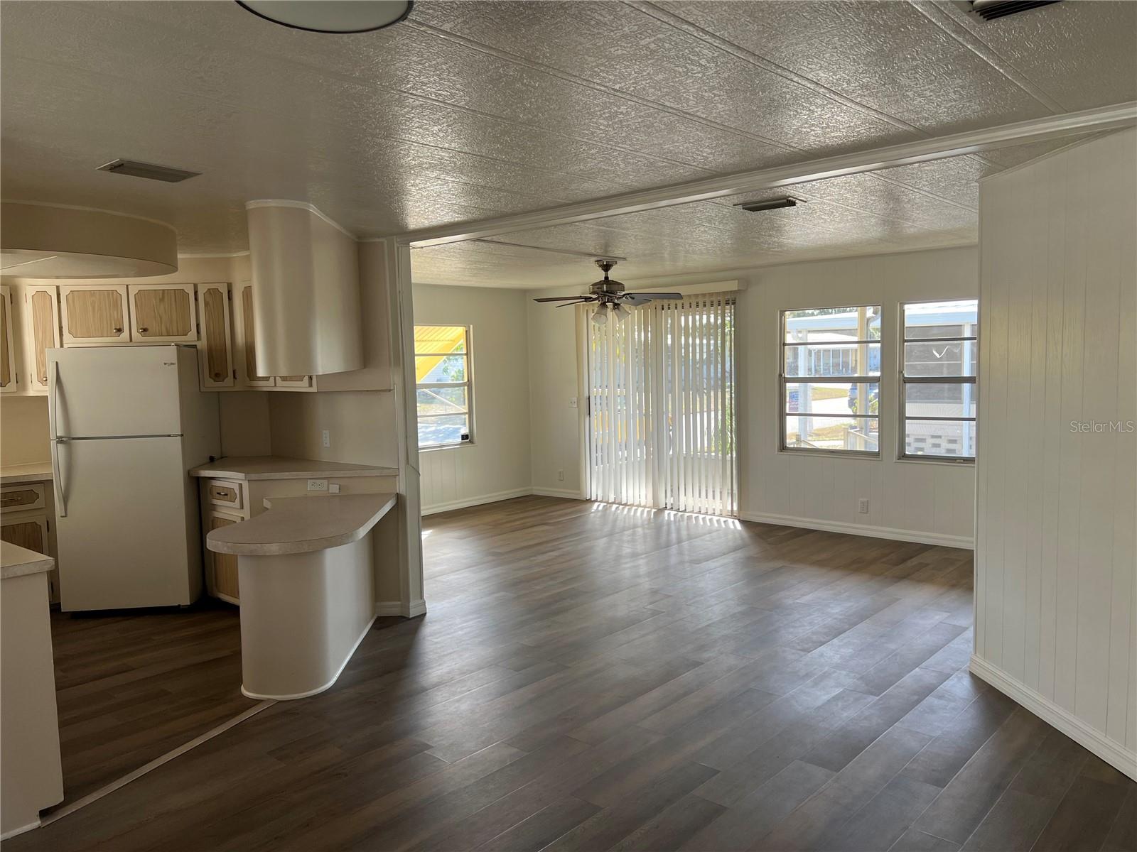 Image 9 of 38 For 6710 36th Avenue E 103