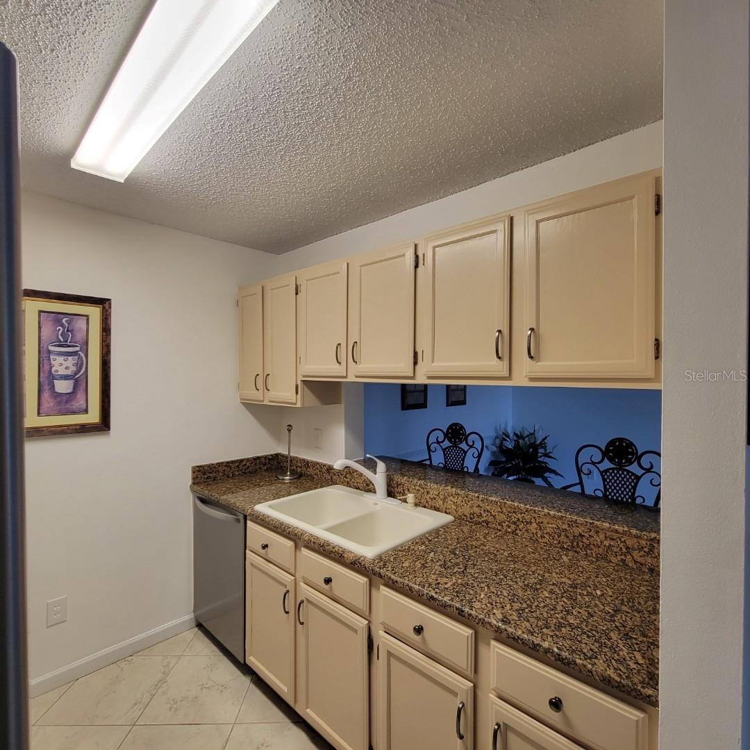 Image 4 of 16 For 4028 Crockers Lake Boulevard 18