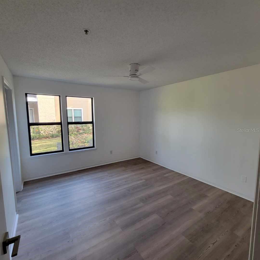 Image 7 of 16 For 4028 Crockers Lake Boulevard 18