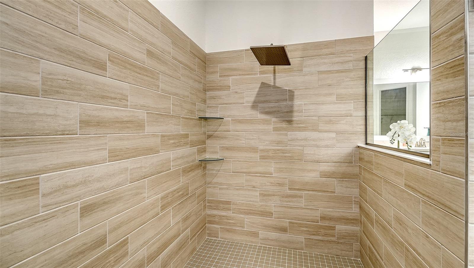 Image 32 of 44 For 5612 Lightning Whelk Lane