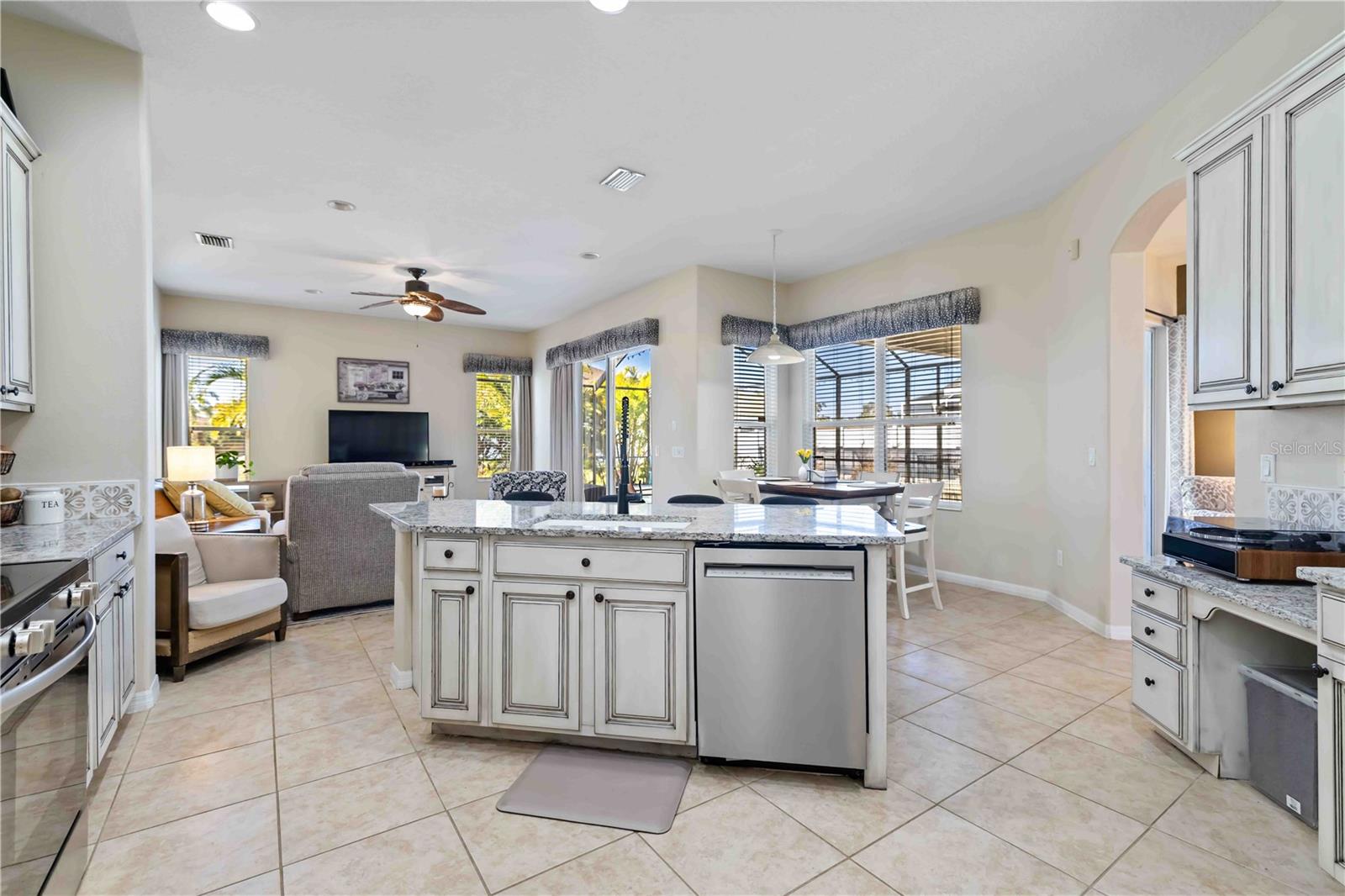 Image 14 of 41 For 12565 30th Street Circle E