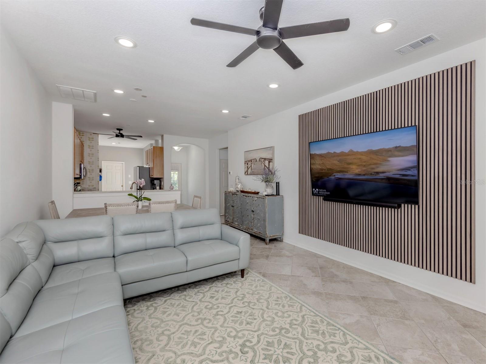 Image 13 of 41 For 688 Back Nine Drive