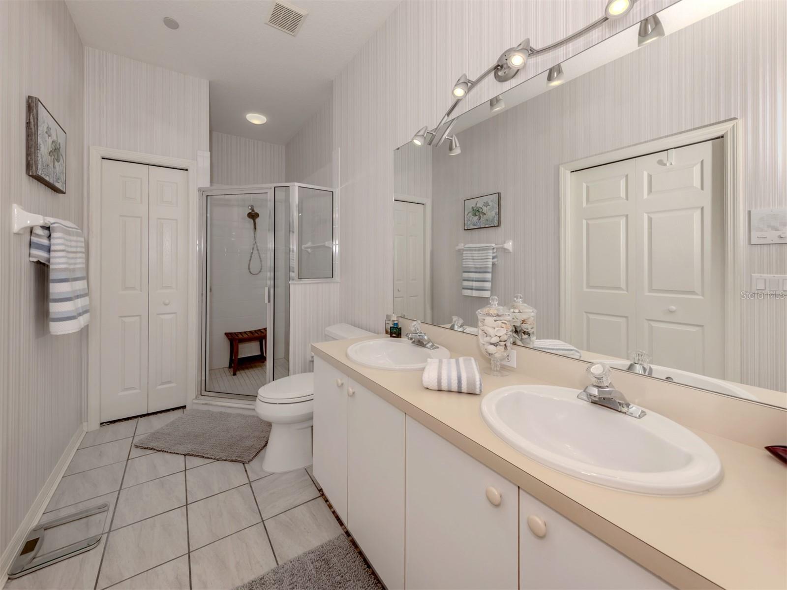 Image 20 of 41 For 688 Back Nine Drive