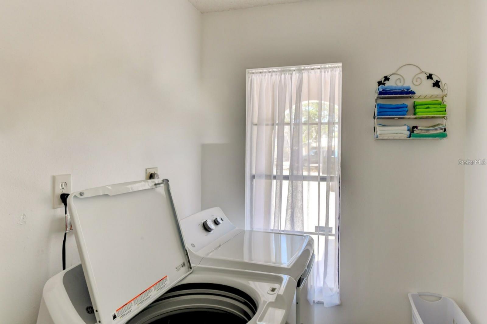 Image 17 of 39 For 5385 Avenida Del Mare