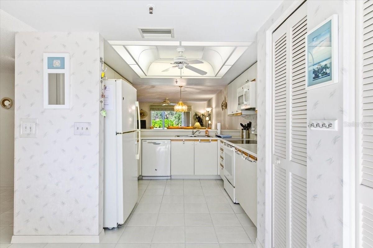 Image 21 of 86 For 6713 Stone River Road 103