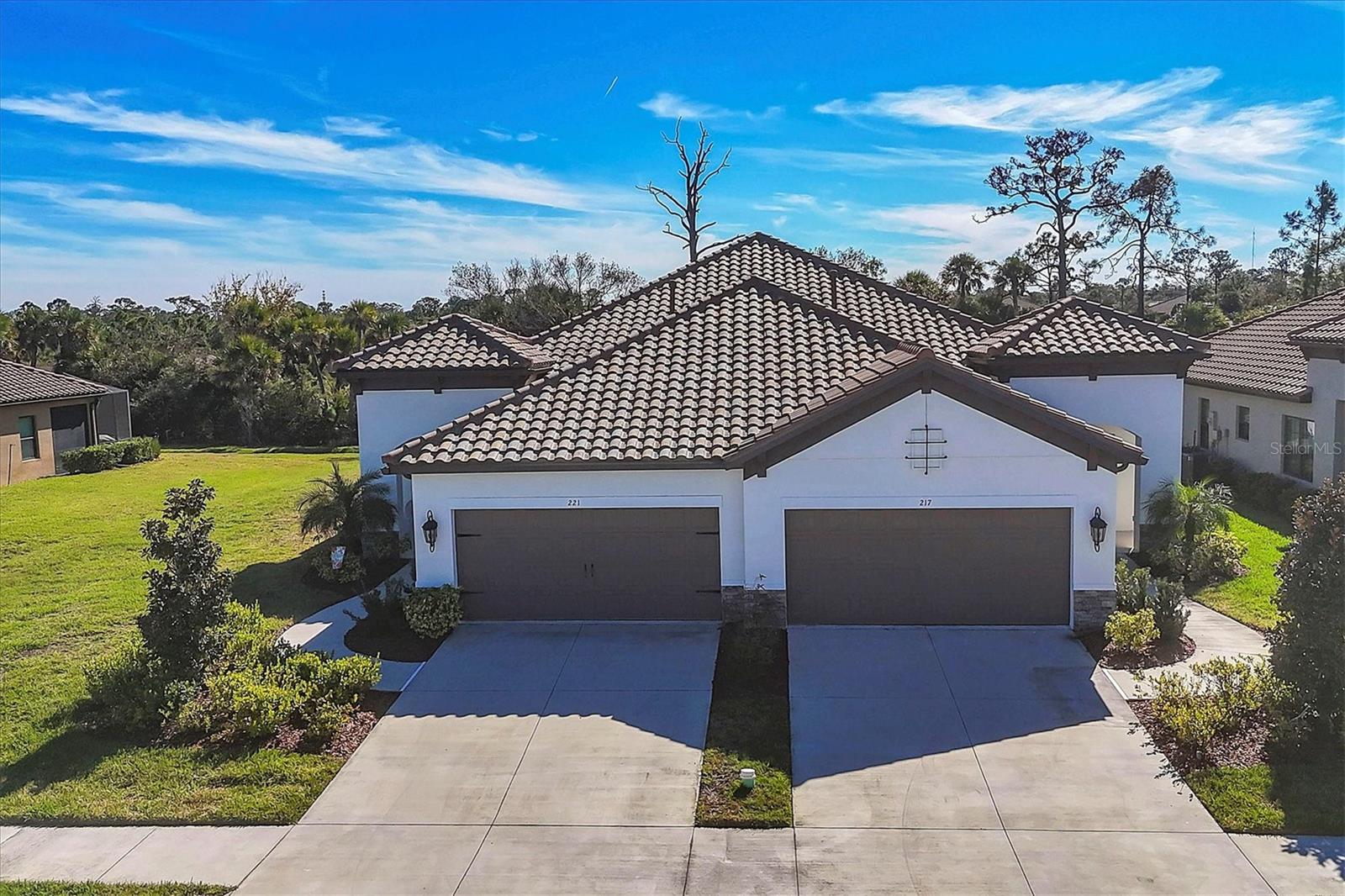 Image 11 of 54 For 221 Palidoro Circle