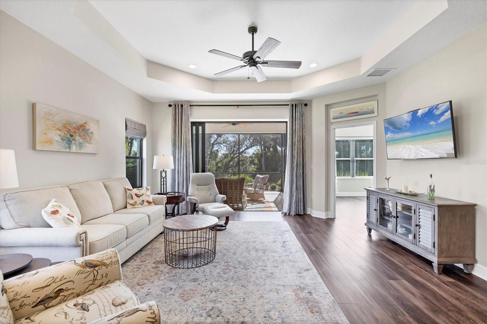 Image 16 of 54 For 221 Palidoro Circle