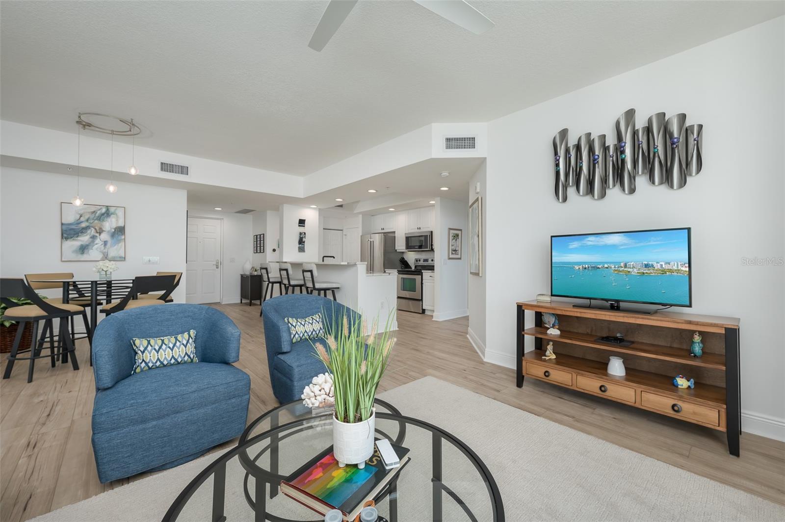 Image 11 of 60 For 800 Tamiami Trail 815