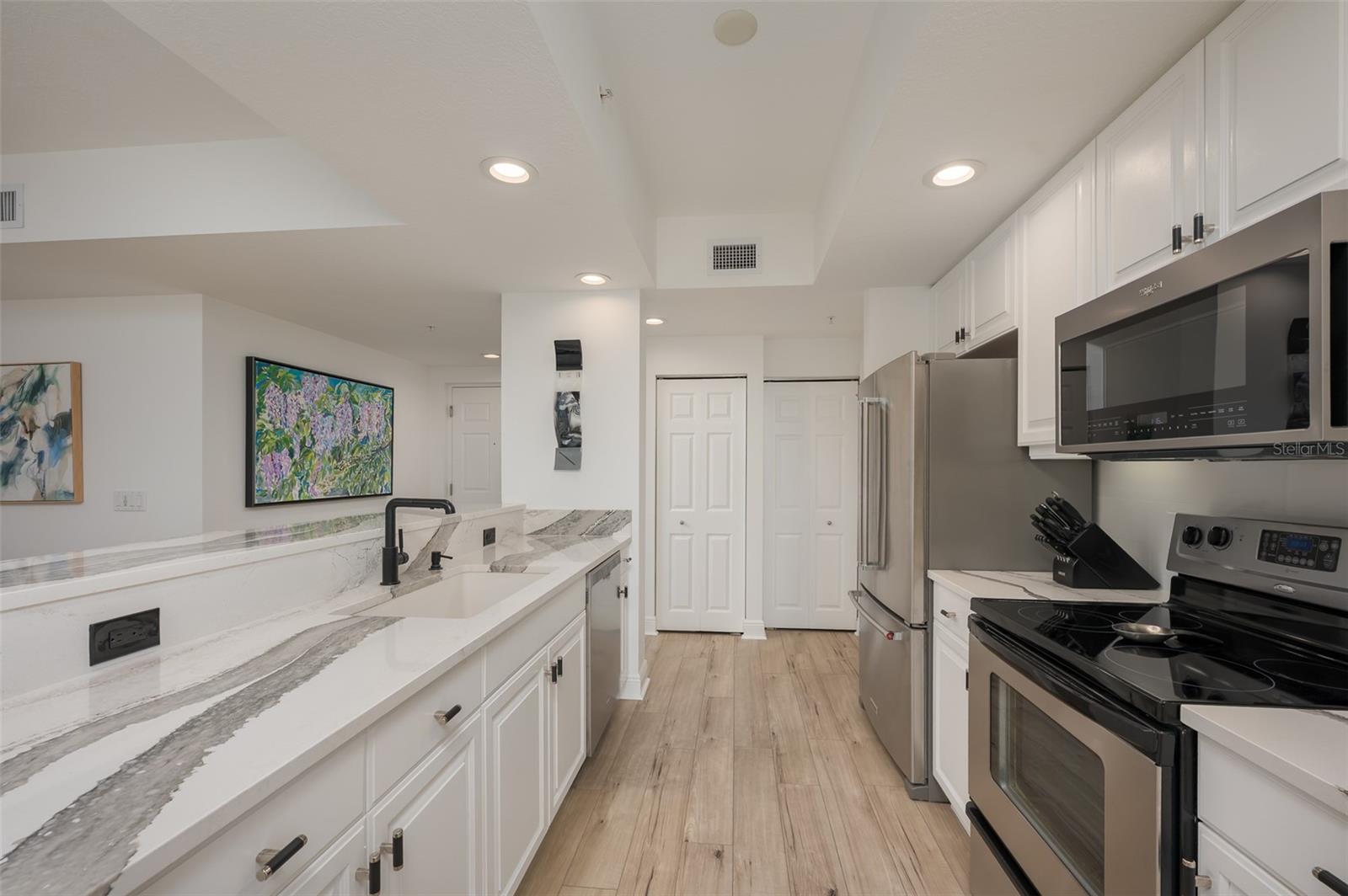 Image 16 of 60 For 800 Tamiami Trail 815